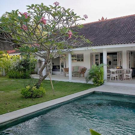 Villa Tom & Lucie Bingin Beach Uluwatu Kültér fotó